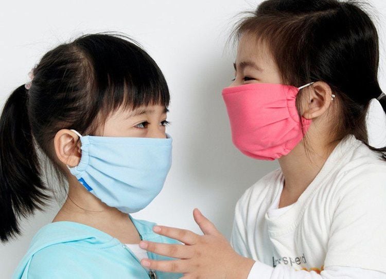 Hình thành thoi quen đeo khẩu trang khi ra ngoài tránh lây nhiễm các bệnh về hô hấp
