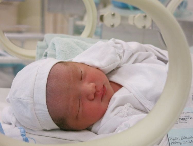 In any case, newborns also need to gain 15 grams per day