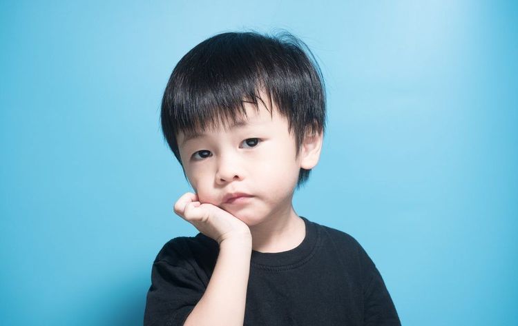 Trẻ mắc bệnh quai bị