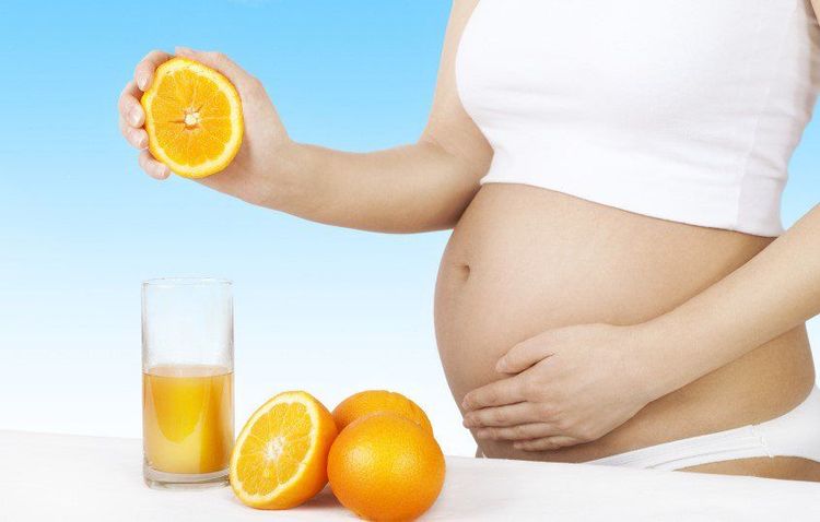 Pregnant women should drink plenty of water and fruit juices to replenish fluids lost due to fever.