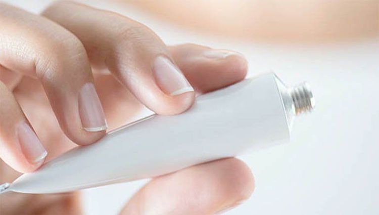 Bạn có thể mua kem chống nấm từ các hiệu thuốc hoặc mua theo đơn để trị nấm bẹn.