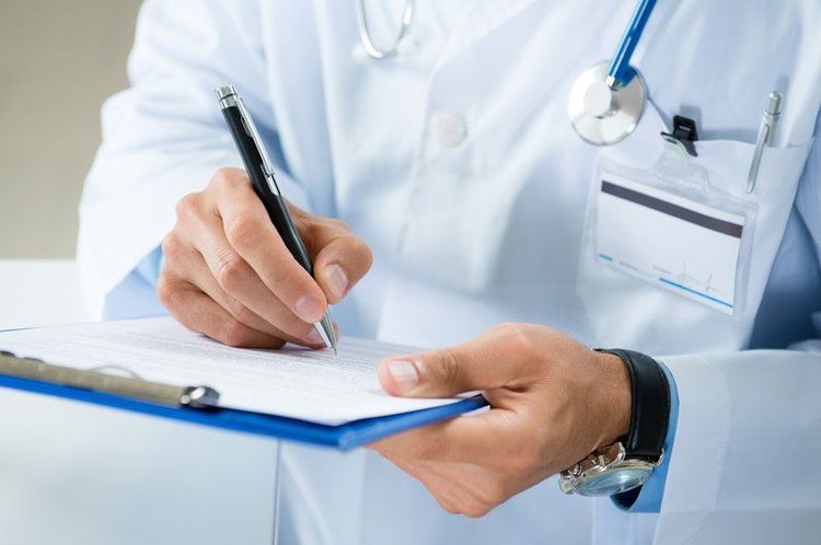 Bác sĩ sẽ thăm khám hỏi bệnh bước đầu nhằm định hướng nguyên nhân suy tim