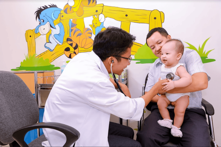 Trước khi tiêm chủng tại Vinmec, 100% trẻ sẽ được thăm khám sàng lọc trước khi tiêm