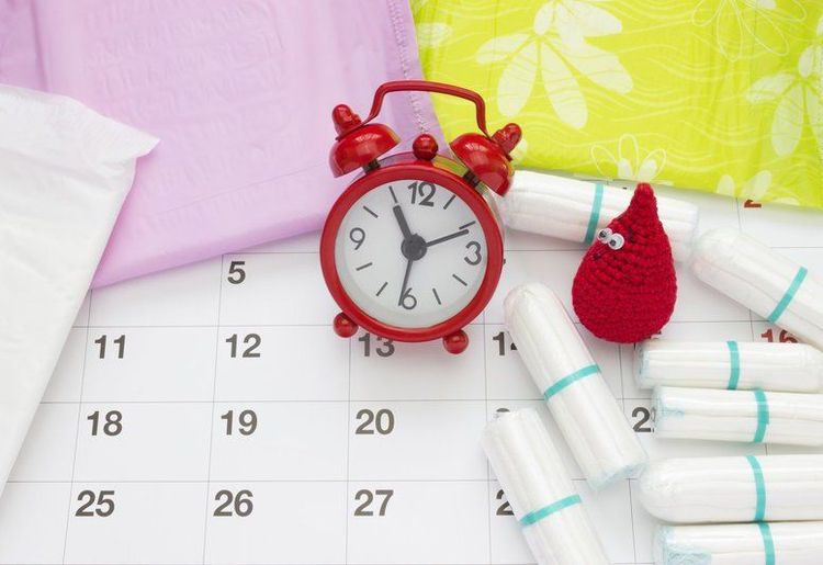 Kinh nguyệt bình thường khi thiếu nữ dậy thì bắt đầu có kinh từ 11 - 18 tuổi. 