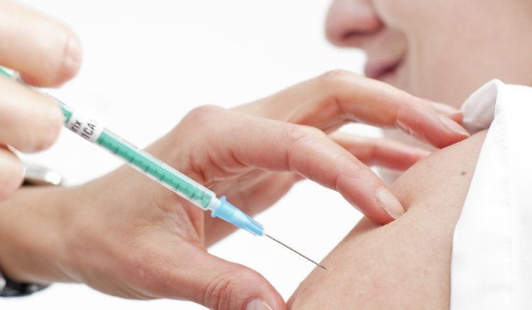 Tiêm huyết thanh kháng viêm gan B ở người lớn