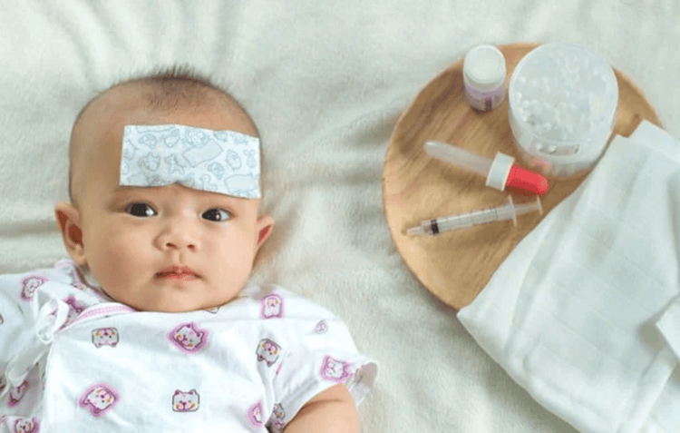 Nhấn vào ảnh để phóng to
Cần hạ sốt cho trẻ để ngăn ngừa biến chứng