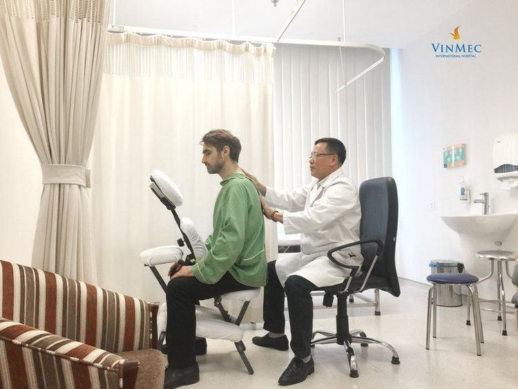 Vật lý trị liệu có thể áp dụng điều trị gãy xương cột sống
