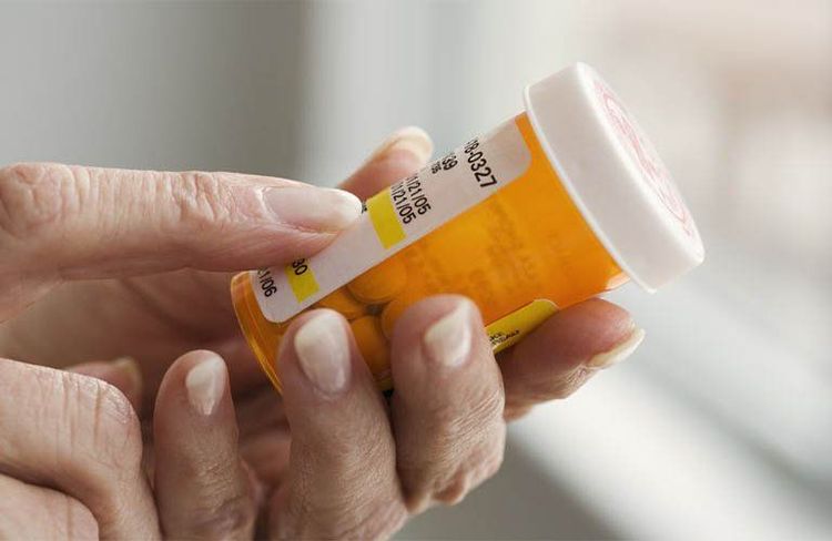 Thuốc corticosteroid có thể được bác sĩ kê đơn để điều trị viêm bờ mi