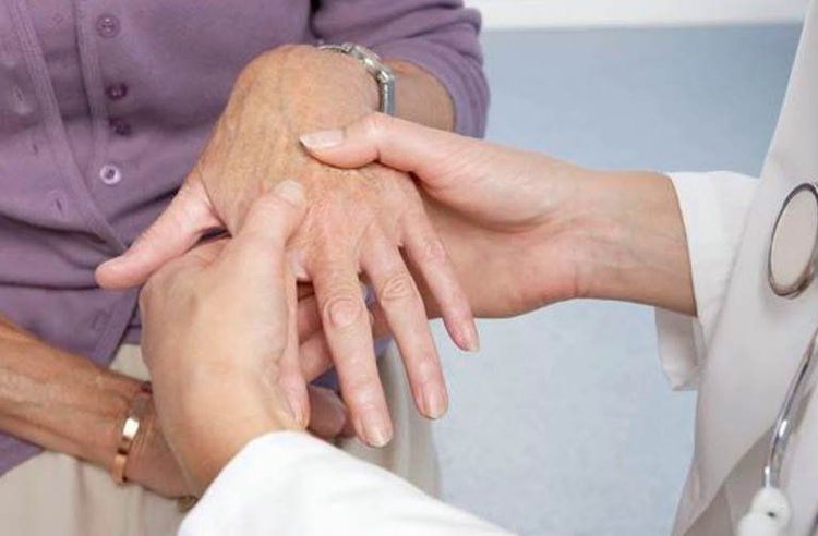 Rheumatoid arthritis patients should be treated with massage using rosemary oil three times per week