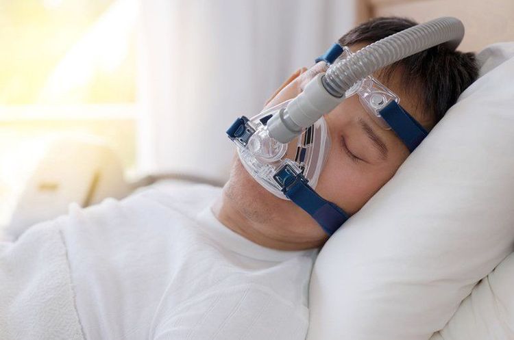 Thông khí nhân tạo không xâm nhập được thực hiện qua mặt nạ