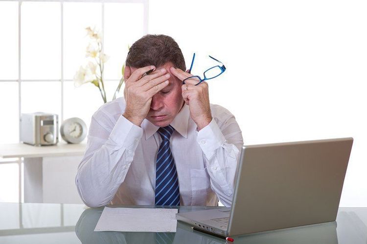 Mỏi mắt khi nhìn máy tính là dấu hiệu bệnh gì?