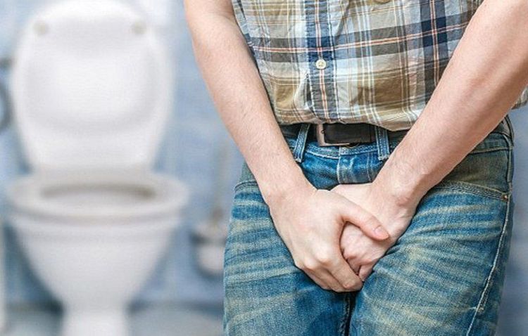 Mất hoạt động bình thường của ruột và bàng quang (như táo bón, bí tiểu) là một trong những triệu chứng bệnh thường thấy