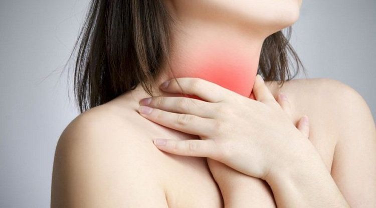 Đau họng là biến chứng thường gặp sau khi rút mask thanh quản