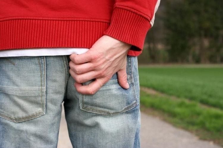 An anal fistula can cause your stool to turn green