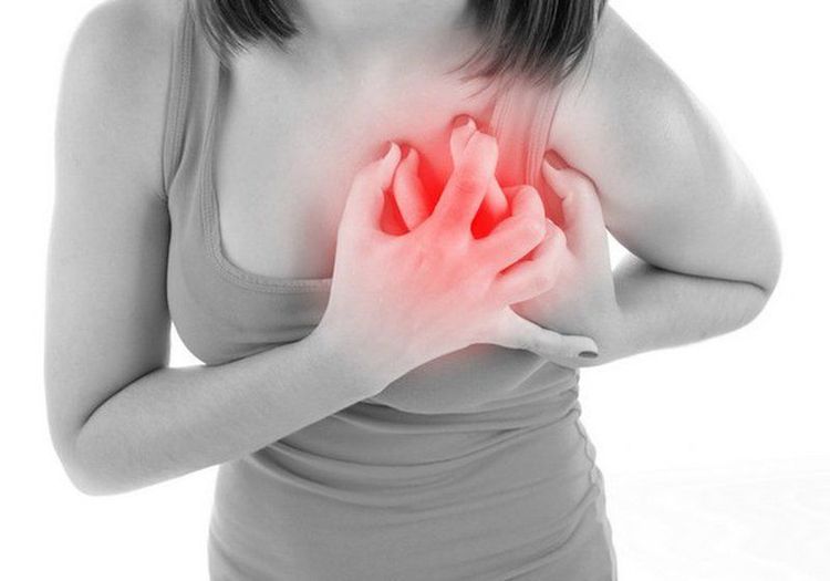 Người bệnh xạ trị có thể bị khó thở do viêm phổi gây ra.