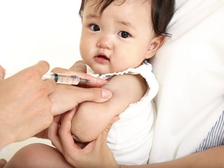 Trẻ cần được tiêm vắc-xin đúng liều lượng