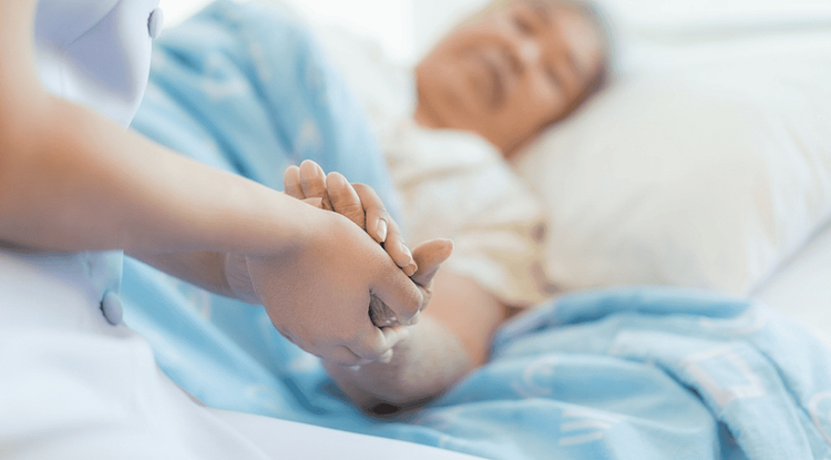 
Người bệnh liệt tứ chi và toàn bộ cơ thể, trừ cử động mắt

