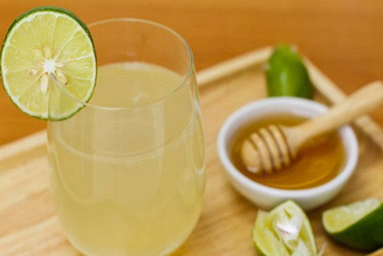 Nước chanh vừa giúp bổ sung calo vừa không gây ảnh hưởng xấu đến sức khỏe