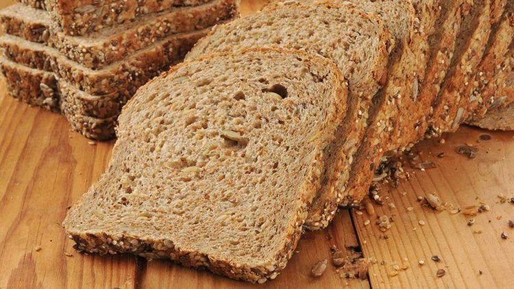 Bạn có thể bổ sung bánh mì nguyên hạt vào khẩu phần ăn