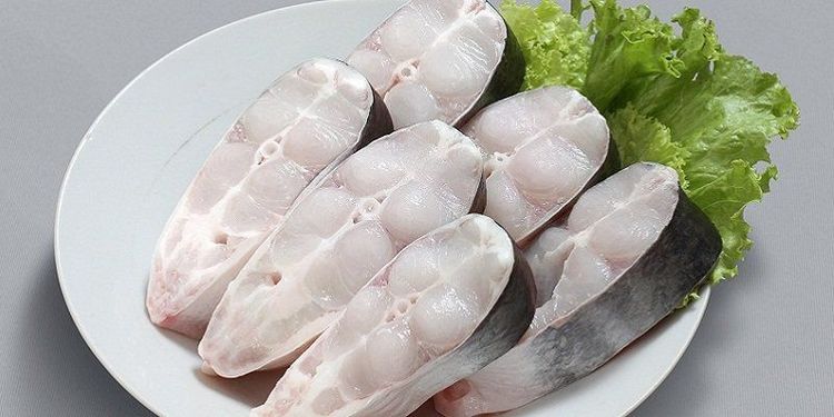 Hầu hết các loại cá trắng đều an toàn đối với trẻ như cá tuyết, cá chim, cá bơn, ....