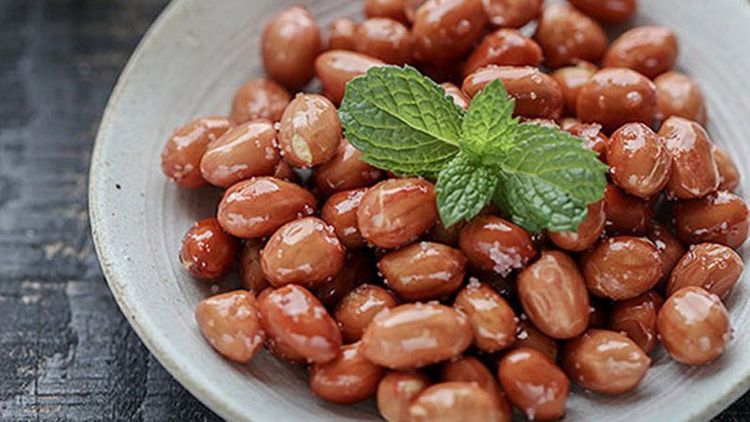 Patients with diabetes need to be careful about eating peanuts