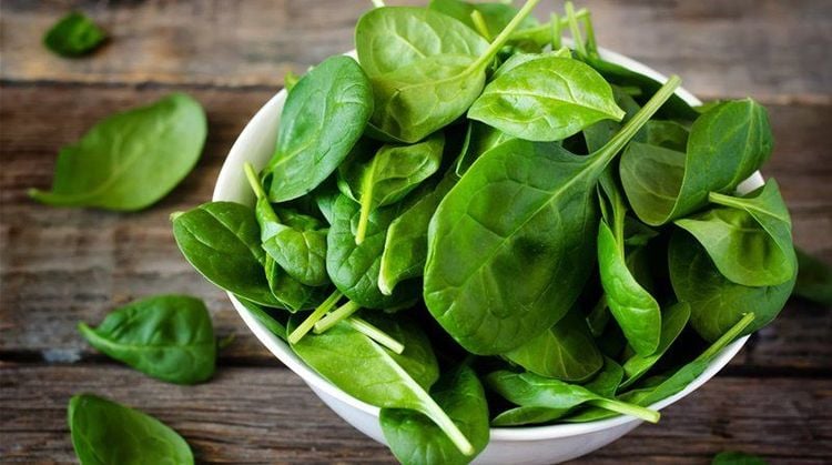 Spinach is one of the protein-rich vegetables you should incorporate into your diet.  