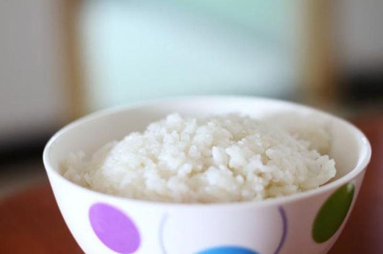 The timing for feeding mashed rice to children depends on each child
