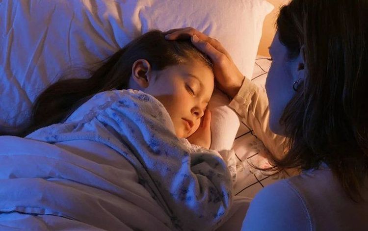 Ngủ đủ giấc là một trong các yếu tố giúp trẻ đạt chiều cao tối đa khi trưởng thành
