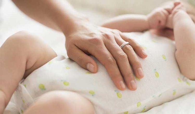 
Mát-xa giúp cải thiện biểu hiện táo bón ở trẻ ăn dặm
