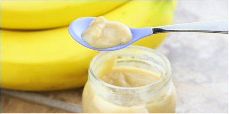 A 10-month-old baby with slow weight gain can have bananas added to their daily diet.