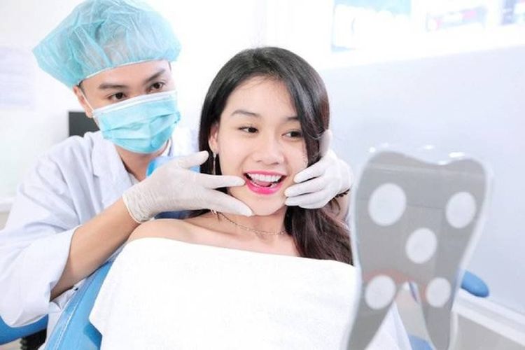 Bạn nên được nha sĩ hướng dẫn về các cách làm trắng răng tại nhà