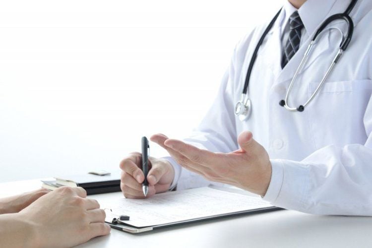 
Viêm gan C có chữa được không? Bạn cần tuân thủ theo một phác đồ điều trị cụ thể của bác sĩ
