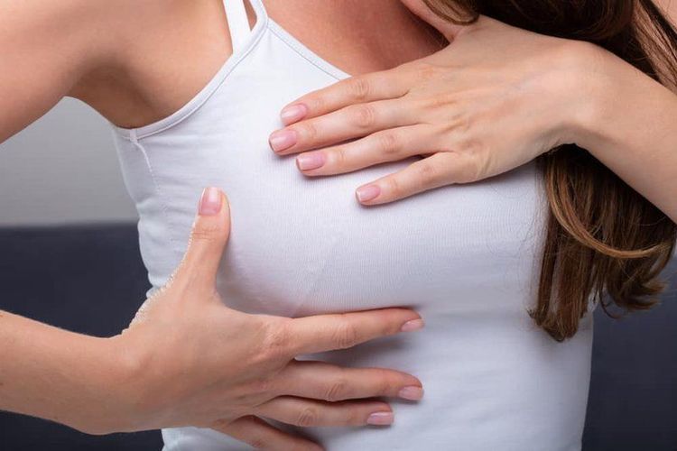 Đau rát vú có phải dấu hiệu ung thư vú không?