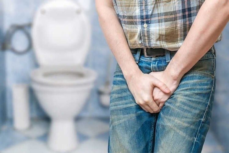 Nam giới tiểu buốt nguyên nhân là gì?