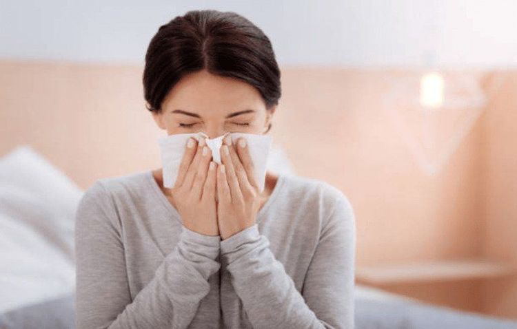 Nghẹt mũi thời gian dài là một trong các dấu hiệu bị dị ứng