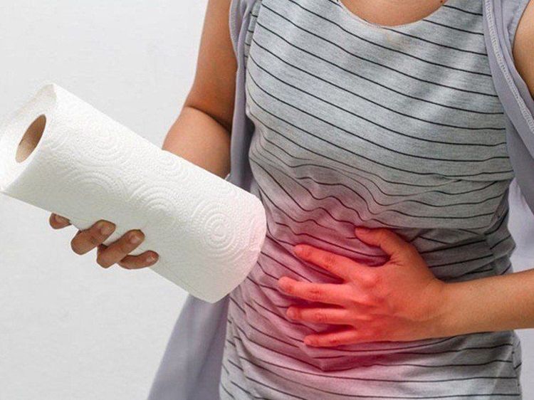 CeD có thể được biểu hiện qua tình trạng không dung nạp gluten ở ruột non và các triệu chứng lâm sàng như đau bụng, tiêu chảy và suy dinh dưỡng.