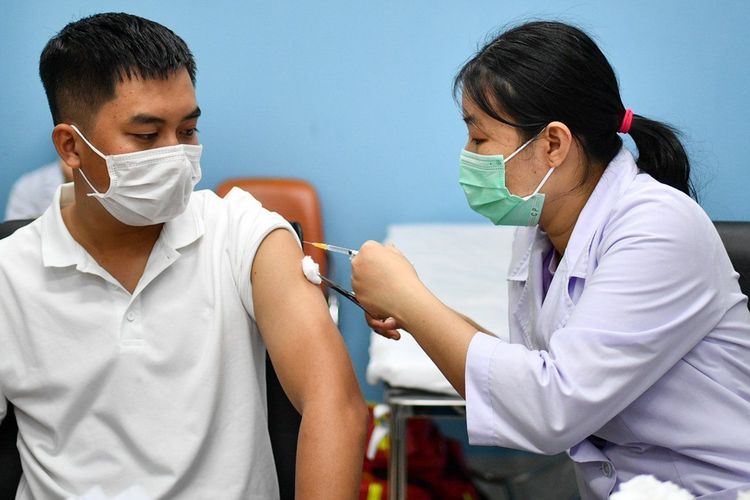 Bị bệnh tim mạch có tiêm vaccine covid được không?