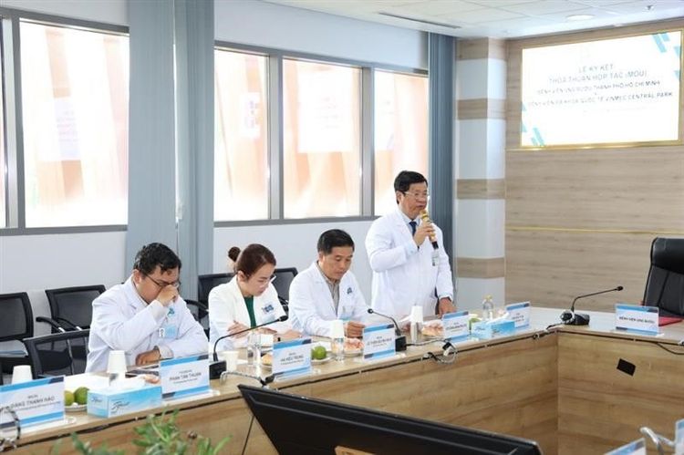 Vinmec Central Park signs strategic partnership, lighting up hope for cancer patients