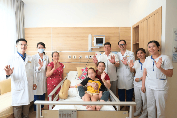 Bé T.A. (5 tuổi) hồi phục nhanh chóng sau phẫu thuật