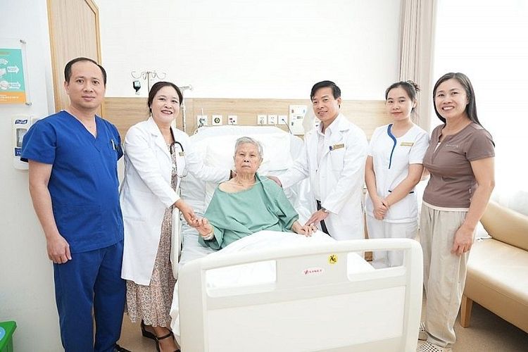 Điều trị thành công cho cụ bà 93 tuổi suy đa cơ quan trên nền nhiều bệnh lý nguy hiểm