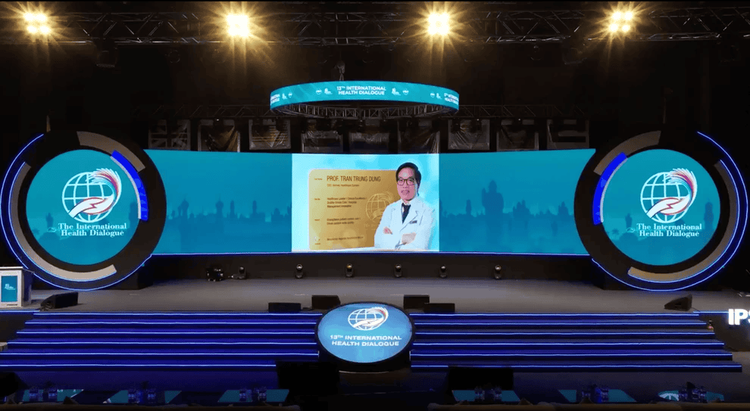 GS.TS.BS Trần Trung Dũng chia sẻ các giải pháp cốt lõi giúp nâng cao an toàn người bệnh tại hội nghị