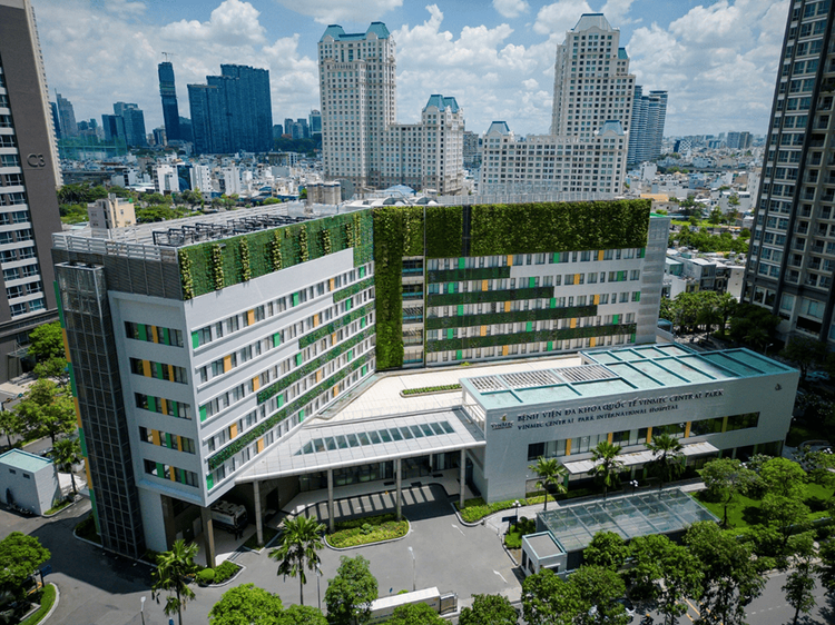 Vinmec Central Park được xây dựng trên khuôn viên rộng rãi với tổng số vốn đầu tư 1.200 tỷ đồng