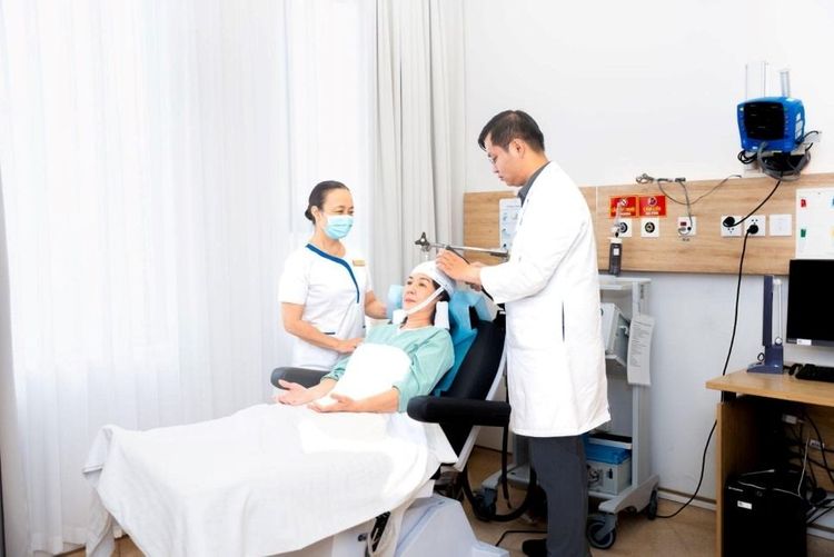 Vinmec Central Park sở hữu hệ thống máy móc hiện đại hỗ trợ khám Parkinson và khám Alzheimer