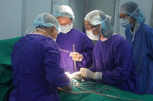 Bệnh viện Đa khoa Quốc tế Vinmec Nha Trang: Lần đầu tiên phẫu thuật nội soi u biểu mô niệu quản