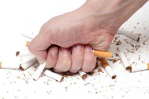 Bạn cần bỏ hoàn toàn thuốc lá nếu muốn uống thuốc tránh thai ở tuổi 35