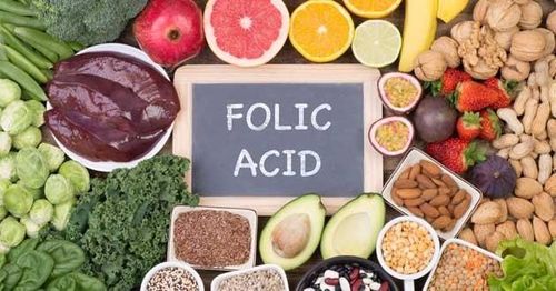 Có thể bổ sung axit folic từ thực phẩm hoặc vitamin tổng hợp