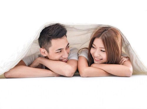 Vợ chồng nên hạn chế quan hệ tình dục sau sinh tránh tình trạng rong kinh xuất huyết