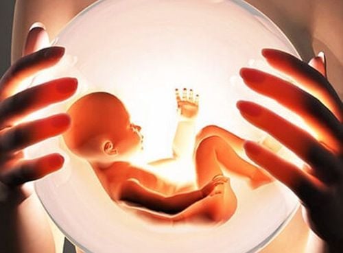 Ngôi thế kiểu thế là phương thức mô tả tư thế và vị trí một cách tương đối phần thai đi qua đường sinh khi so với những điểm mốc