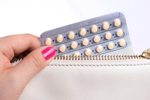Không nên sử dụng thuốc viên tránh thai khí xuất hiện chứng đau nửa đầu do kinh nguyệt