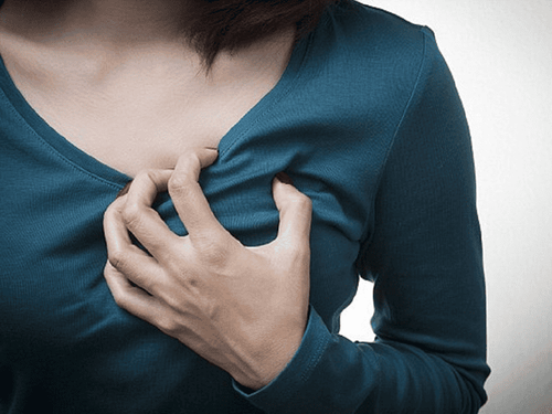 Hồi hộp, tim đập nhanh là biểu hiện của lo âu cấp tính